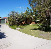 4 Boronia Place - Rainbow Beach Perfect convenient location Fenced yard - Tourism Noosa