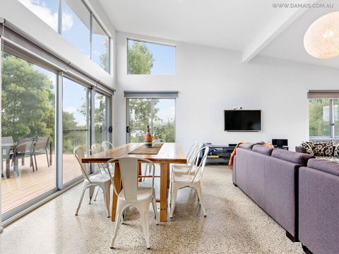 4 King Or 8 Single Beds WiFi, Netflix, Pet Friendly - Tourism Noosa 3
