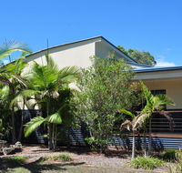 44 Cypress Avenue - Holiday home in a quiet location close to patrolled beach and CBD - Tourism Noosa