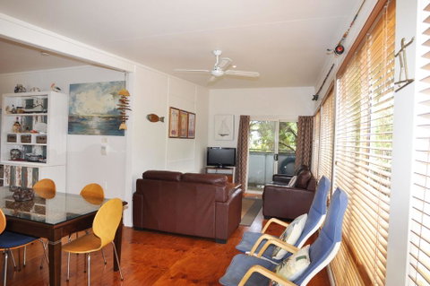 45 HALFORD - PET FRIENDLY - Tourism Noosa 2