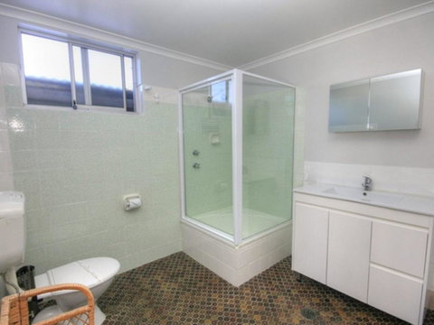 45B Wharf Street Downstairs - Tourism Noosa 1