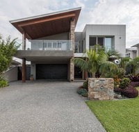 5 Liamina Avenue Apartment - Tourism Noosa