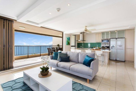5,  Apartment On The Esplanade - Tourism Noosa 0