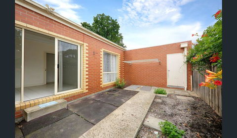 6 CAN STAY, CENTRAL GLEN WAVERLEY - Tourism Noosa 1