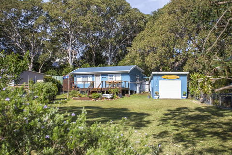 681 Murramarang Rd - Retro Beach Cottage - Tourism Noosa 0
