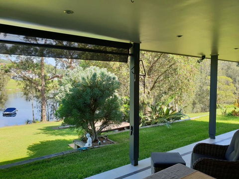 9 Hayward St - Stay Lakeside - Tourism Noosa 0