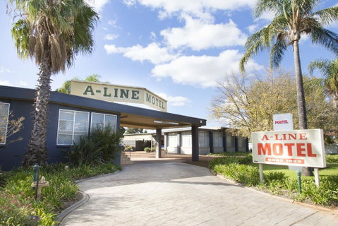 A Line Motel - Tourism Noosa 0