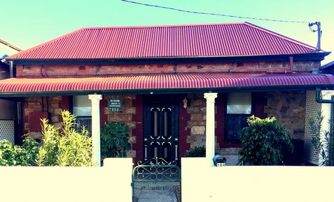 A Miner's Rest - Tourism Noosa 0