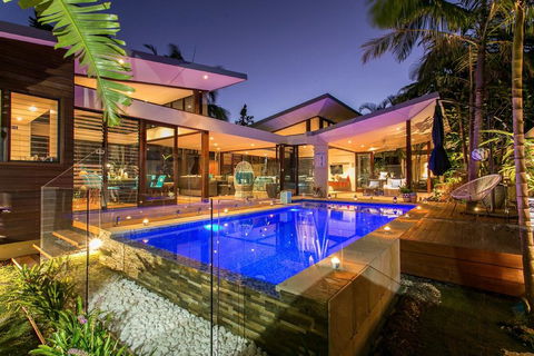 A PERFECT STAY - Amalfi Villa - Tourism Noosa 0