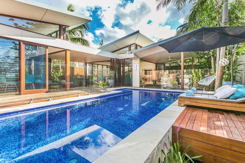 A PERFECT STAY - Amalfi Villa - Tourism Noosa 2