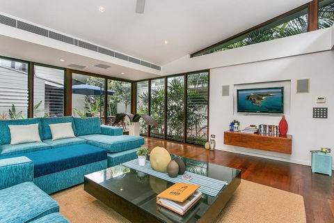 A PERFECT STAY - Amalfi Villa - Tourism Noosa 3