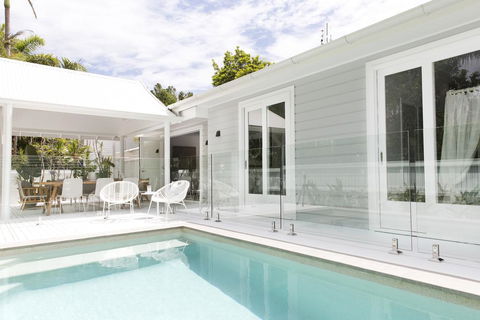 A PERFECT STAY - Barrel & Branch - Heart Of Town - Tourism Noosa 0