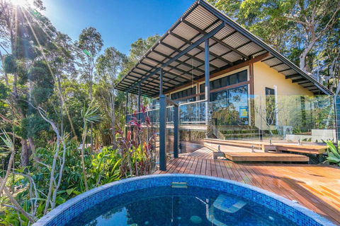 A PERFECT STAY - Ourmuli Cabin - Tourism Noosa 0