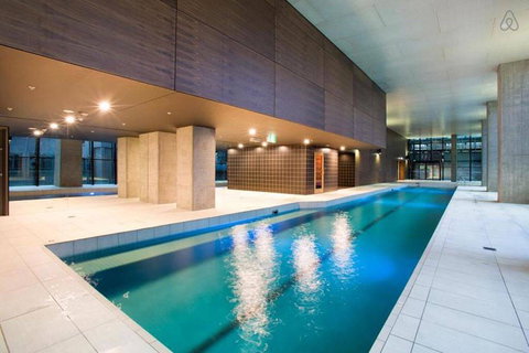 A Stylish CBD Apartment With A Stunning View - Tourism Noosa 3