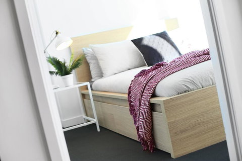 A Stylish CBD Apartment With A Stunning View - Tourism Noosa 2