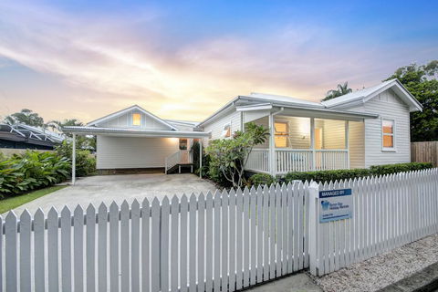 A Summer Cottage - Tourism Noosa 1