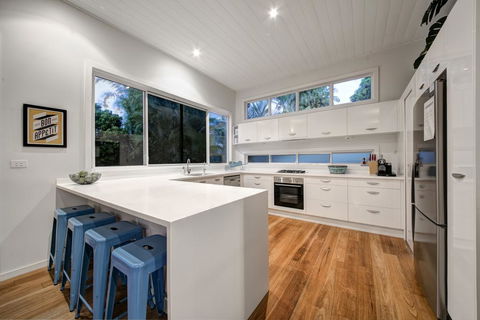 A Summer Cottage - Tourism Noosa 2