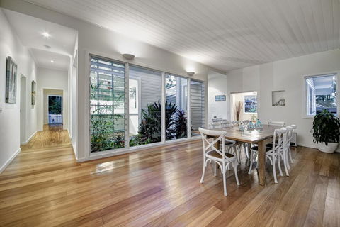 A Summer Cottage - Tourism Noosa 3