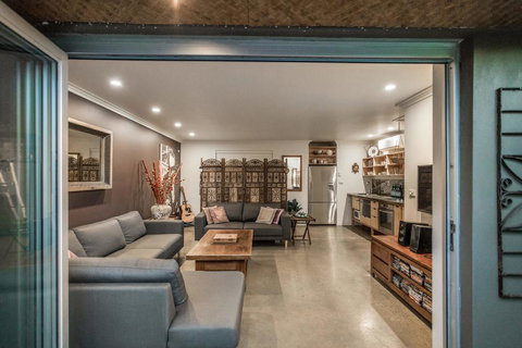 A SWEET ESCAPE - Brandon St Beach & Spa - Tourism Noosa 2