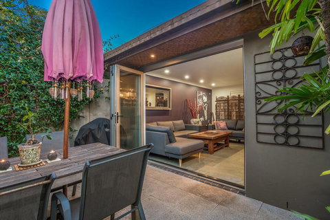 A SWEET ESCAPE - Brandon St Beach & Spa - Tourism Noosa 0