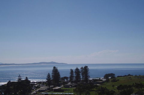 AAA Views, 2 View Street - Tourism Noosa 0