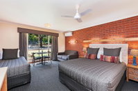 AAt 28 Goldsmith Motel