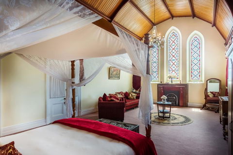 Abbey Boutique Hotel Formerly Abbey Of The Roses - Tourism Noosa 1