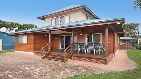 Absolute Beachfront At Hastings - Tourism Noosa 2