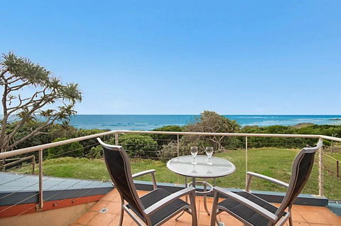 Absolute Beachfront At Hastings - Tourism Noosa 0