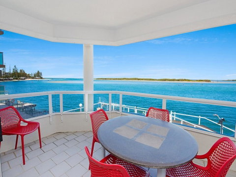 Absolute Waterfront On The Pumicestone Passage - Tourism Noosa 2