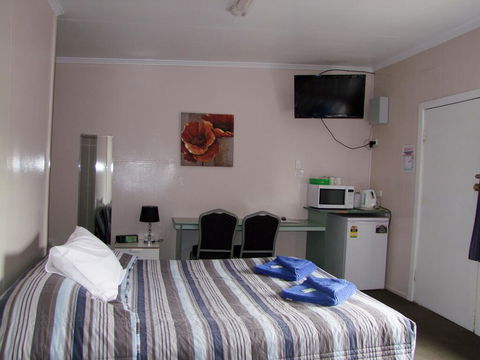 Acacia Motel - Tourism Noosa 1