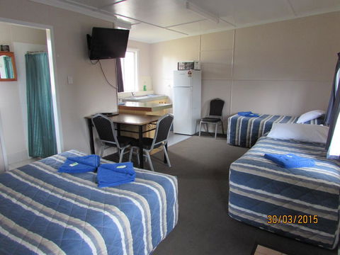 Acacia Motel - Tourism Noosa 3
