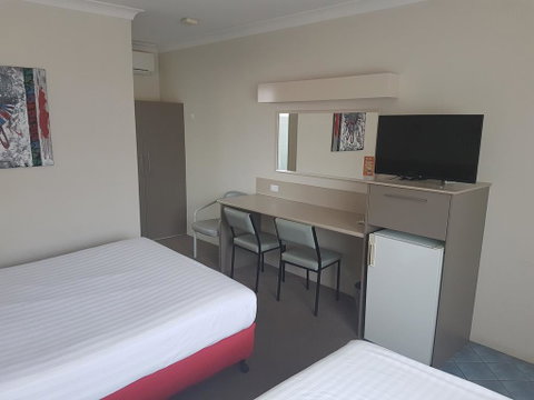 Acacia Motel - Tourism Noosa 2