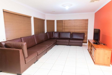 Accommodation At Melbourne - Tourism Noosa 2