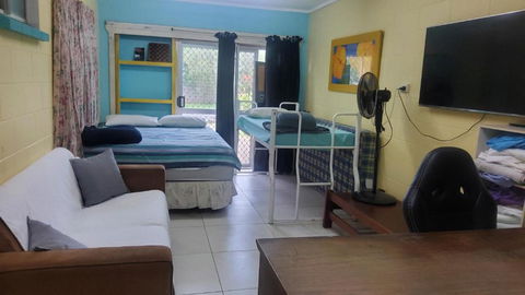 Downstairs Only. 3 Queen BR With Private Access. - Tourism Noosa 1