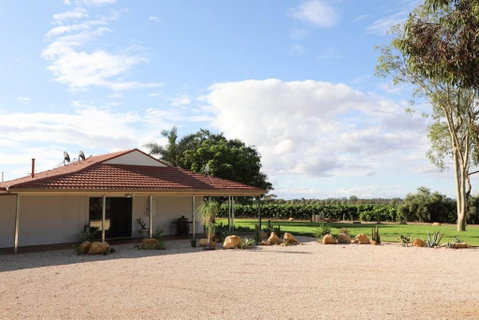 Dreamy Abode - Vineyard Retreat - Tourism Noosa 0