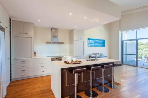 Eagle Escape I Private Properties - Tourism Noosa 4