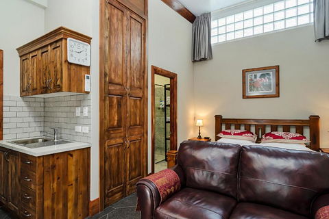 Eagle Foundry Bed & Breakfast - Tourism Noosa 1