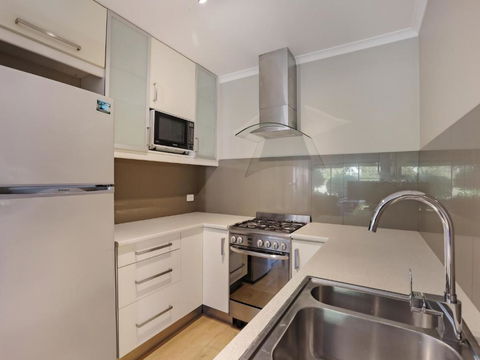 Eagle Heights Holiday Units - Tourism Noosa 4