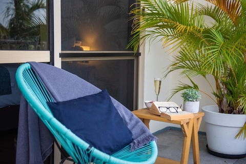 Eagles Nest On Airlie - Tourism Noosa 3