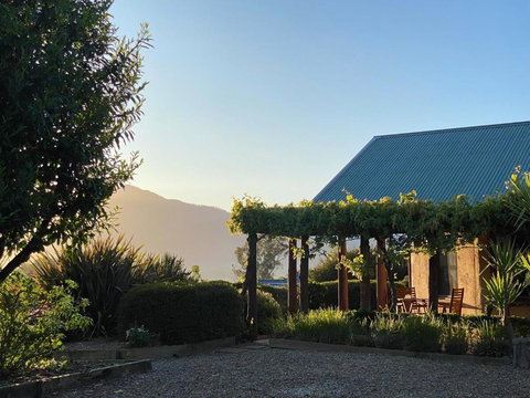 Earthen Home - Tourism Noosa 0