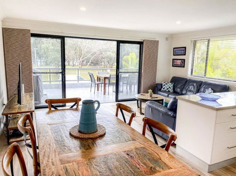 East Light Byron - Tourism Noosa 0