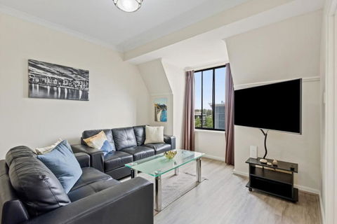 East Perth Apartment With Free Wi-Fi And Parking - Tourism Noosa 0