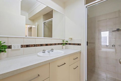 East Perth Apartment With Free Wi-Fi And Parking - Tourism Noosa 4