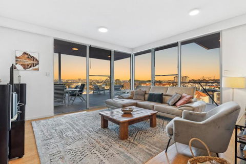 EAST34/60 - Urban Sanctuary - Tourism Noosa 0