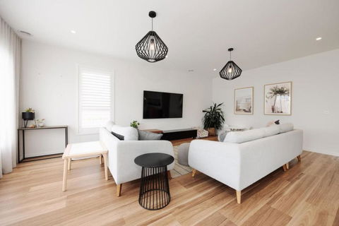 EDEN Spacious Torquay Family Escape - Tourism Noosa 1