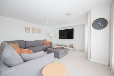 EDEN Spacious Torquay Family Escape - Tourism Noosa 3