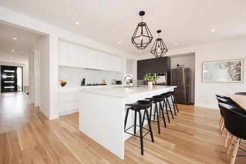 EDEN Spacious Torquay Family Escape - Tourism Noosa 4