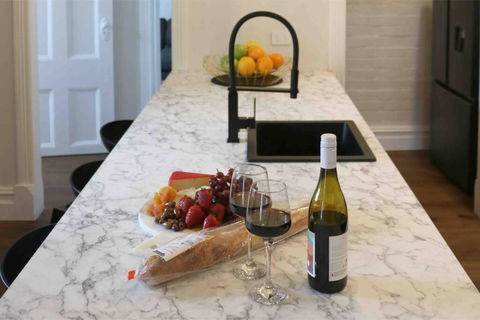 EDW19 - Stylish 2-Bed, 2-Bath Townhose In Drummoyne - Tourism Noosa 1
