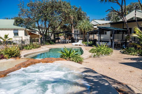 E.V. - Eurong Beach Villa - Tourism Noosa 0